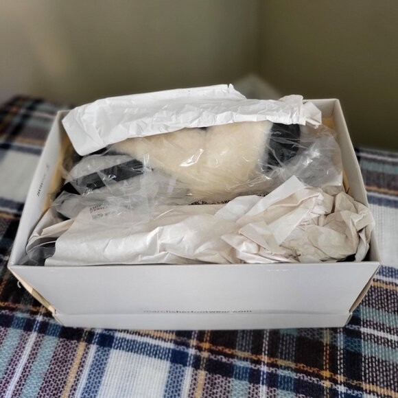 Marc Fisher Women's Faux Fur Cross Band Slide Sandals Rubber Sole 7M - Picture 7 of 8